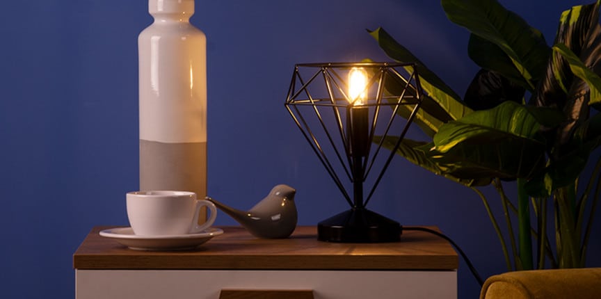 Lampa stołowa złota