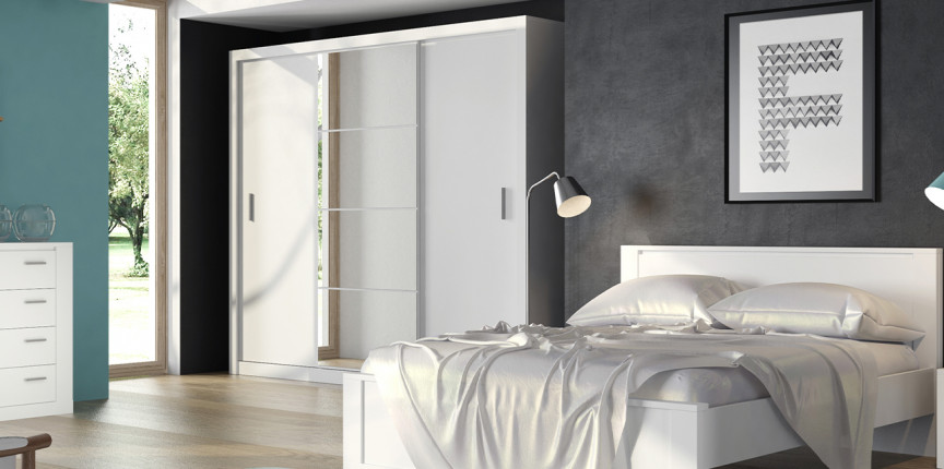 duża szafa z lustrami