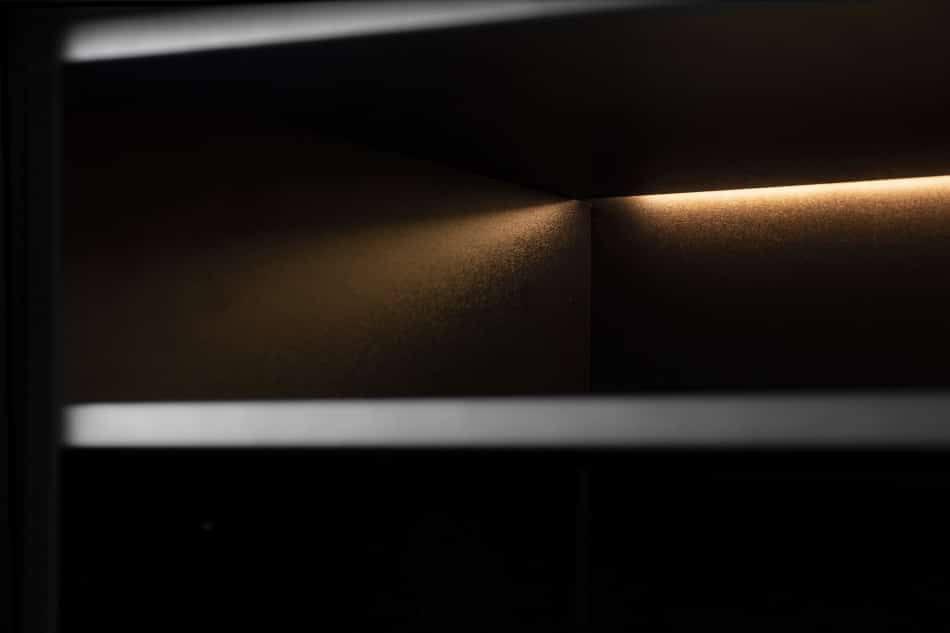 LOFTY Witryna dwudrzwiowa na wysokich nogach w stylu loft czarny/dąb naturalny - zdjęcie 30