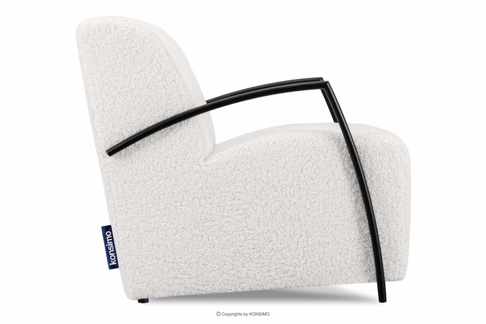 CARO Fotel biały w tkaninie baranek z podłokietnikiem biały - zdjęcie 3