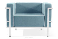 Nowoczesny fotel ogrodowy na metalowych nóżkachbiały/morski/biały