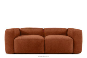 FUBBO, https://konsimo.pl/kolekcja/fubbo/ Miękka sofa dwuosobowa w tkaninie plecionej rudy rudy - zdjęcie