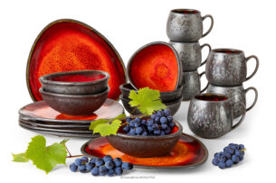 PRIMA, https://konsimo.pl/kolekcja/prima/ Zestaw śniadaniowy ręcznie szkliwiony 6 os. (18 el.) czerwony czerwony - zdjęcie